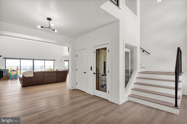 1064 RICK RD, Reading, PA 19605