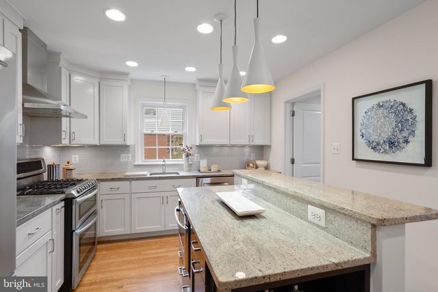1212 CROTON DR, Alexandria, VA 22308