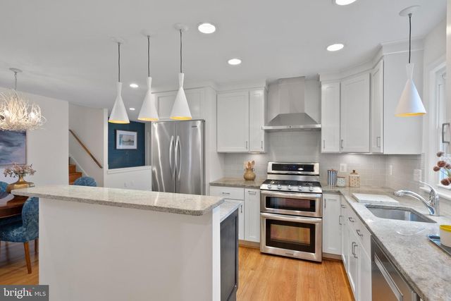 1212 CROTON DR, Alexandria, VA 22308