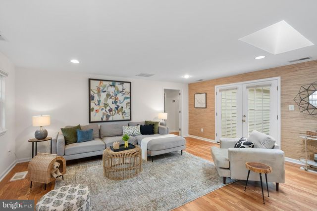 1212 CROTON DR, Alexandria, VA 22308