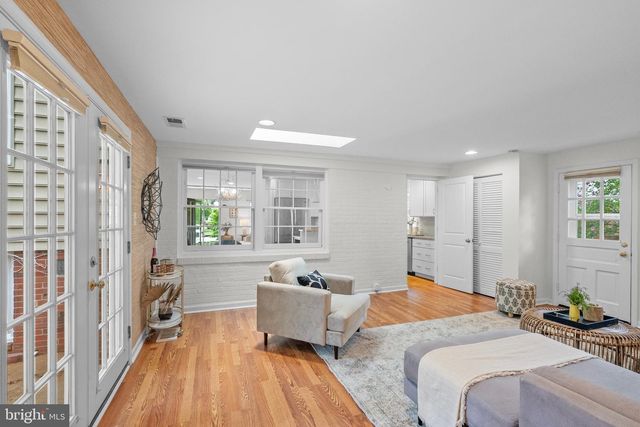 1212 CROTON DR, Alexandria, VA 22308