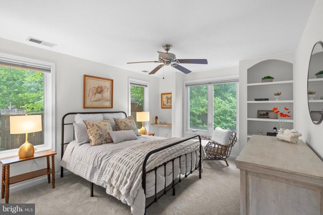 1212 CROTON DR, Alexandria, VA 22308