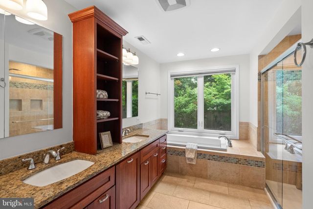 1212 CROTON DR, Alexandria, VA 22308