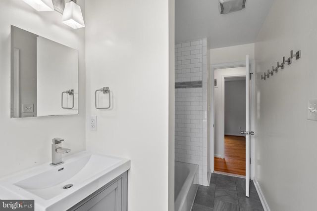 1212 CROTON DR, Alexandria, VA 22308