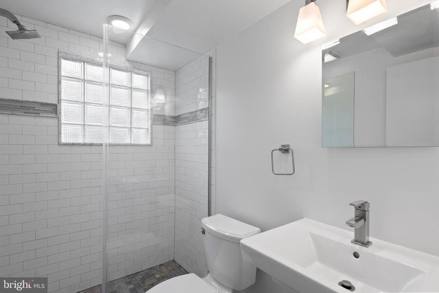 1212 CROTON DR, Alexandria, VA 22308