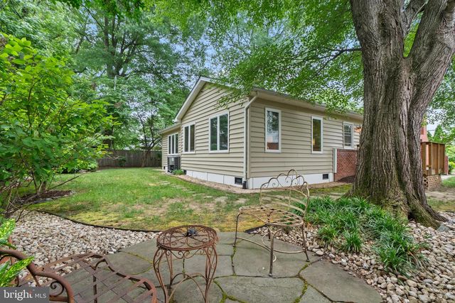 1212 CROTON DR, Alexandria, VA 22308