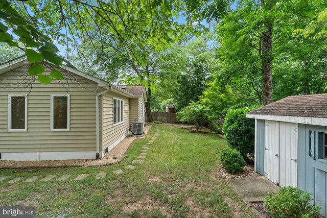 1212 CROTON DR, Alexandria, VA 22308