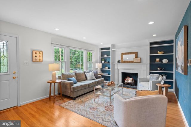 1212 CROTON DR, Alexandria, VA 22308
