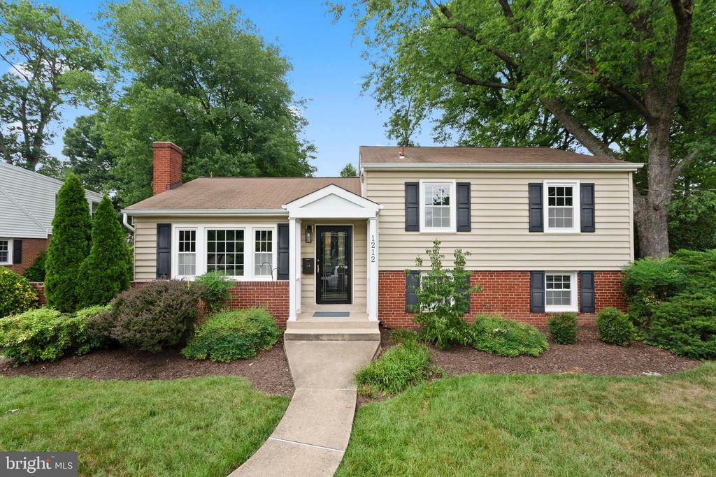 1212 CROTON DR, Alexandria, VA 22308