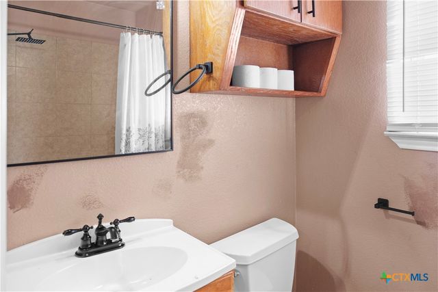 3300 Lake Inks Avenue, Killeen, TX 76543