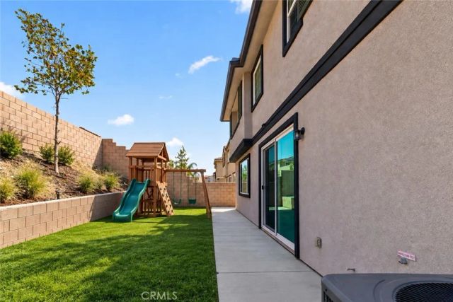 16986 Red Tail Lane, Fontana, CA 92336