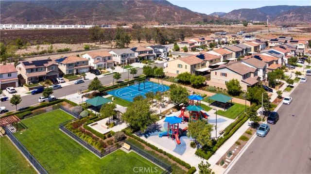 16986 Red Tail Lane, Fontana, CA 92336