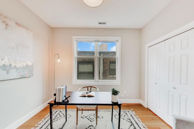 827 W BRADLEY Place 3E, Chicago, IL 60613