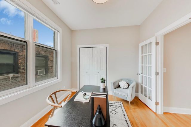 827 W BRADLEY Place 3E, Chicago, IL 60613