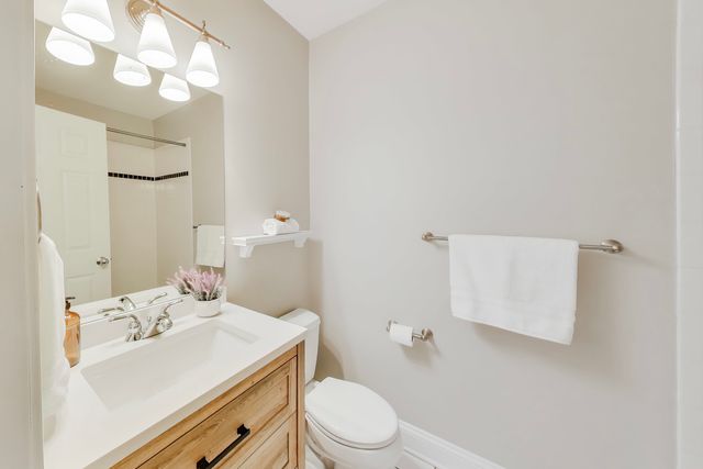 827 W BRADLEY Place 3E, Chicago, IL 60613