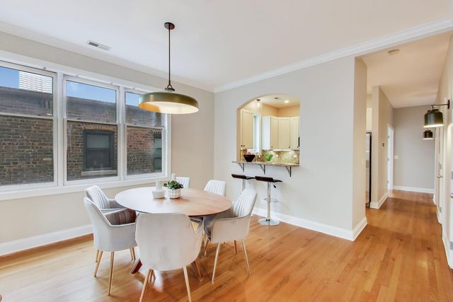 827 W BRADLEY Place 3E, Chicago, IL 60613