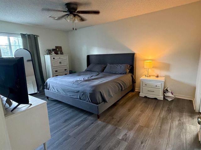 1005 S German Ln Apt 27, Conway, AR 72034
