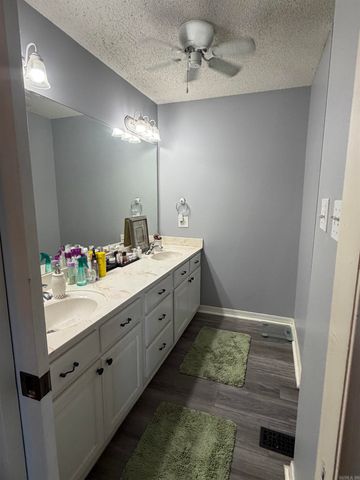 1005 S German Ln Apt 27, Conway, AR 72034