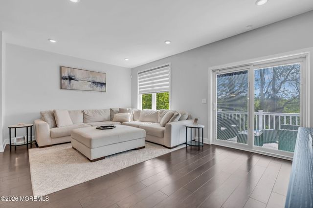 12 Raritan Cove, Keyport, NJ 07735