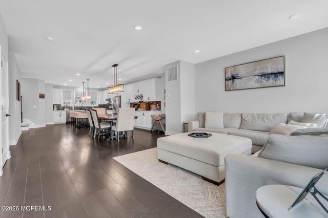 12 Raritan Cove, Keyport, NJ 07735