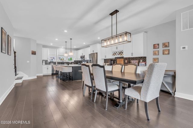 12 Raritan Cove, Keyport, NJ 07735