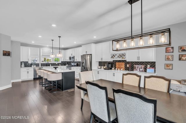 12 Raritan Cove, Keyport, NJ 07735