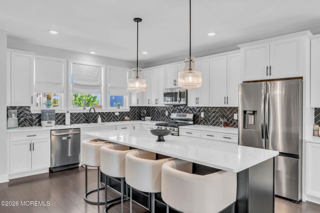 12 Raritan Cove, Keyport, NJ 07735