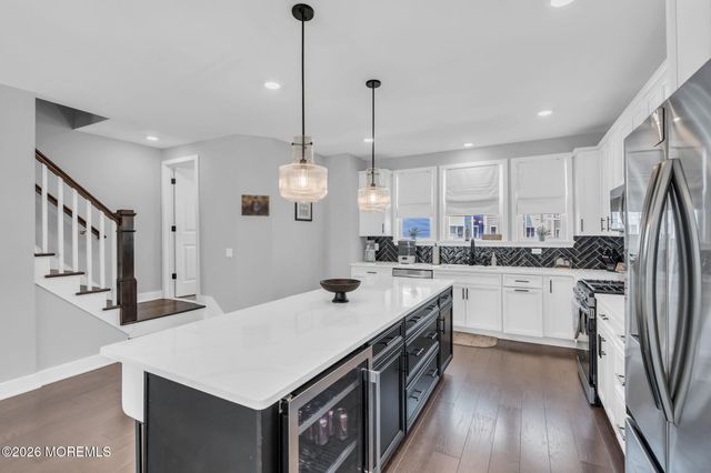 12 Raritan Cove, Keyport, NJ 07735