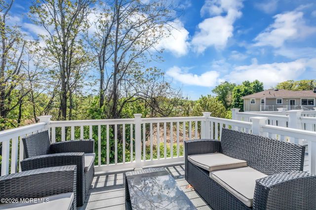 12 Raritan Cove, Keyport, NJ 07735