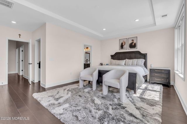 12 Raritan Cove, Keyport, NJ 07735