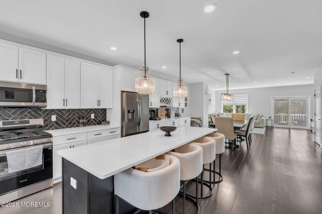 12 Raritan Cove, Keyport, NJ 07735