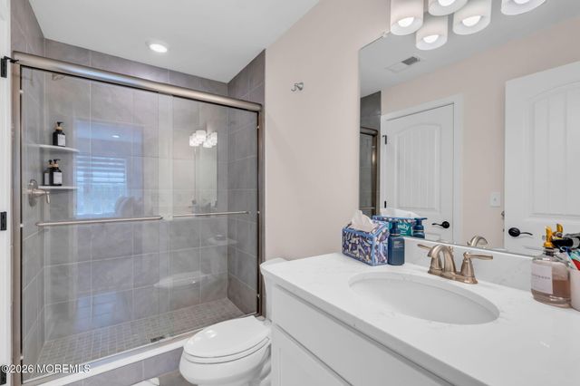 12 Raritan Cove, Keyport, NJ 07735
