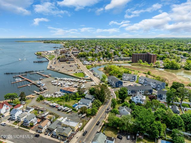 12 Raritan Cove, Keyport, NJ 07735