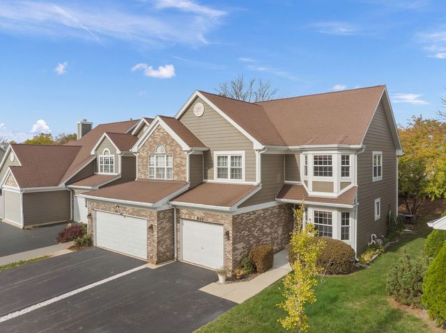 647 Kingsbridge Drive, Carol Stream, IL 60188