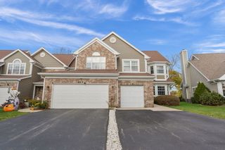 647 Kingsbridge Drive, Carol Stream, IL 60188