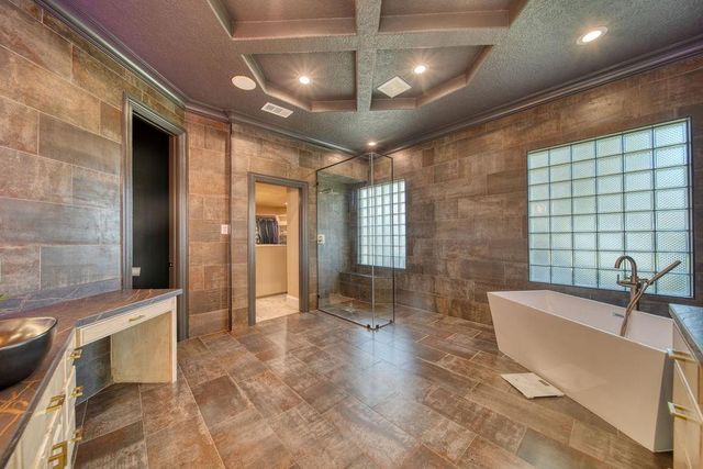 1303 Lakeway Drive, Seabrook, TX 77586