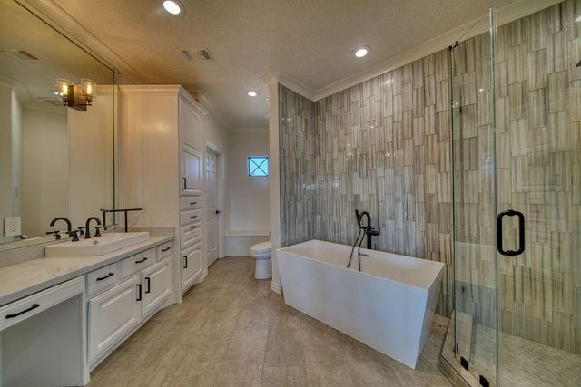 1303 Lakeway Drive, Seabrook, TX 77586