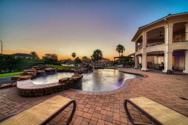 1303 Lakeway Drive, Seabrook, TX 77586