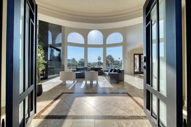 1303 Lakeway Drive, Seabrook, TX 77586