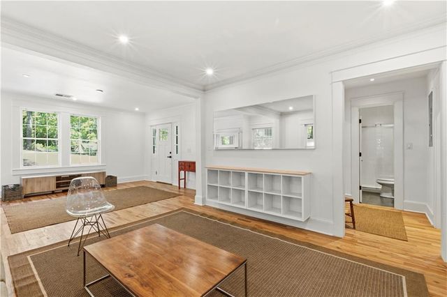 737 Matilda Place NW, Atlanta, GA 30318