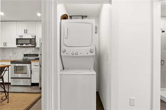 737 Matilda Place NW, Atlanta, GA 30318