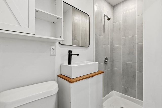 737 Matilda Place NW, Atlanta, GA 30318