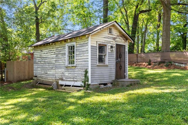 737 Matilda Place NW, Atlanta, GA 30318