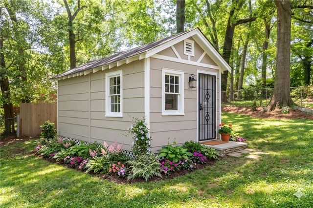 737 Matilda Place NW, Atlanta, GA 30318