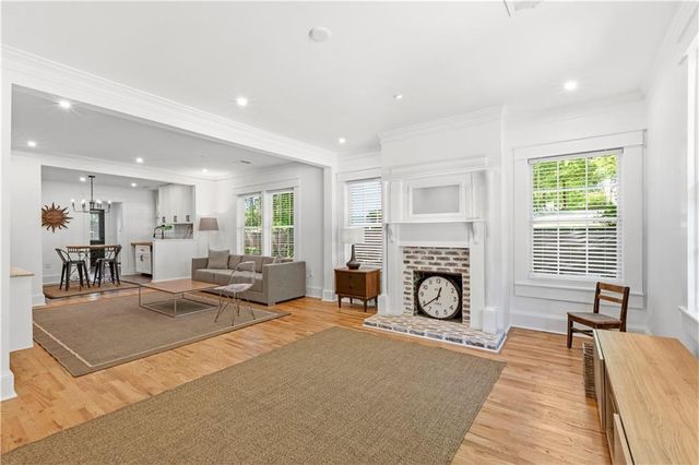 737 Matilda Place NW, Atlanta, GA 30318