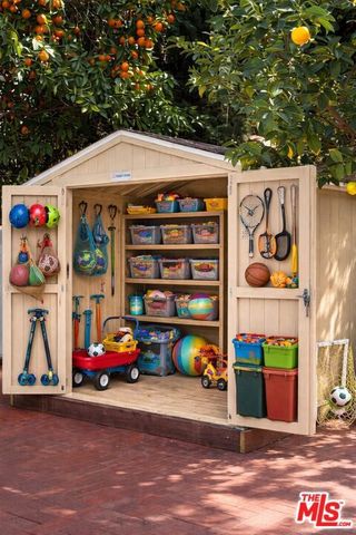 4522 Mammoth Avenue, Sherman Oaks, CA 91423