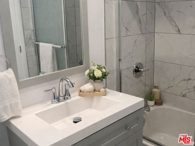 4522 Mammoth Avenue, Sherman Oaks, CA 91423