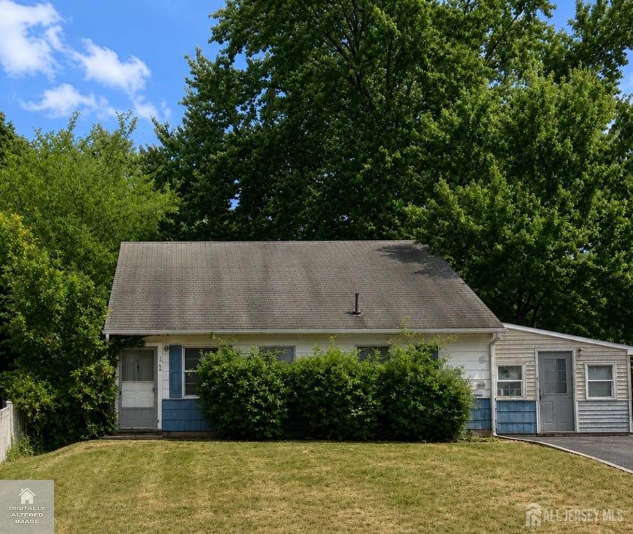 52 Pinetree Drive, Parlin, NJ 08859