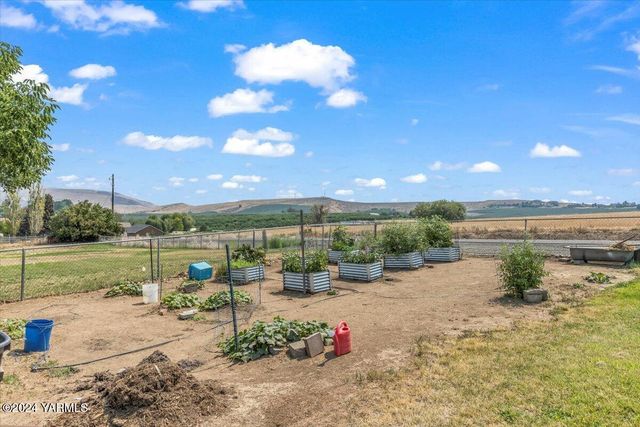 2101 Crusher Canyon Rd, Selah, WA 98942
