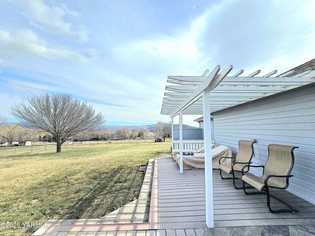 2101 Crusher Canyon Rd, Selah, WA 98942